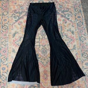 Blue & black geometric designs Bell bottom Leggings